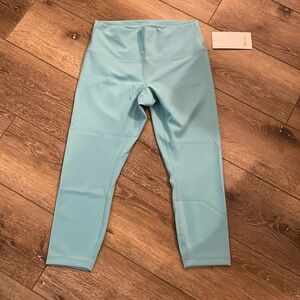 NWT Lululemon Wunder Train HR crop 23in in tidal teal